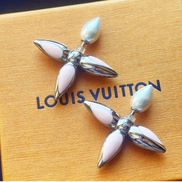 Louis Vuitton Jewelry - Louis Vuitton Louisette Flower Earrings Pink White Floral Pearl